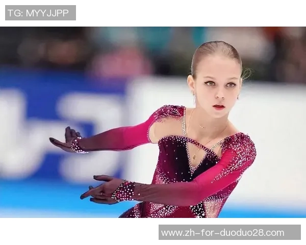 俄花滑名将特鲁索娃初次带儿子观看花滑竞赛,并点评前男友体现